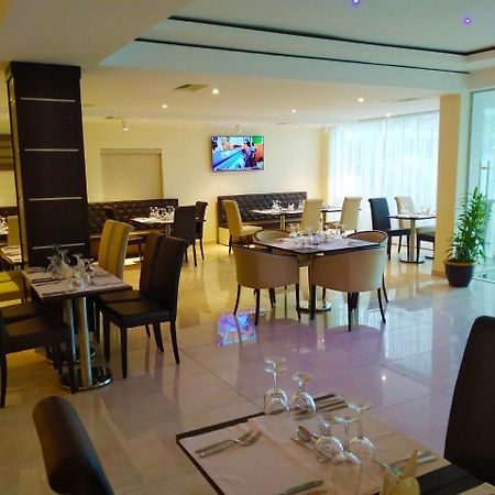 Monty Suites & Golf Uyo Luaran gambar