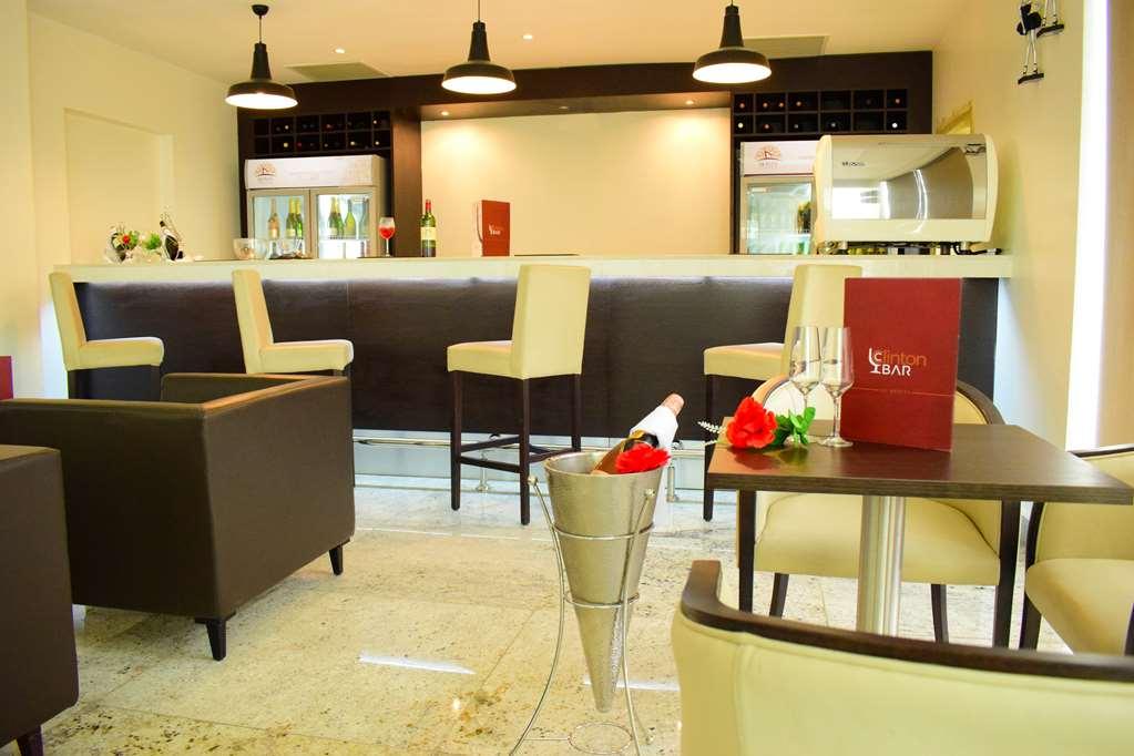Monty Suites & Golf Uyo Restoran gambar