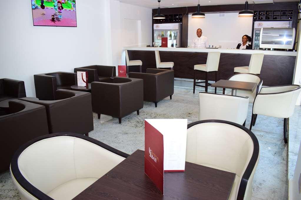 Monty Suites & Golf Uyo Restoran gambar