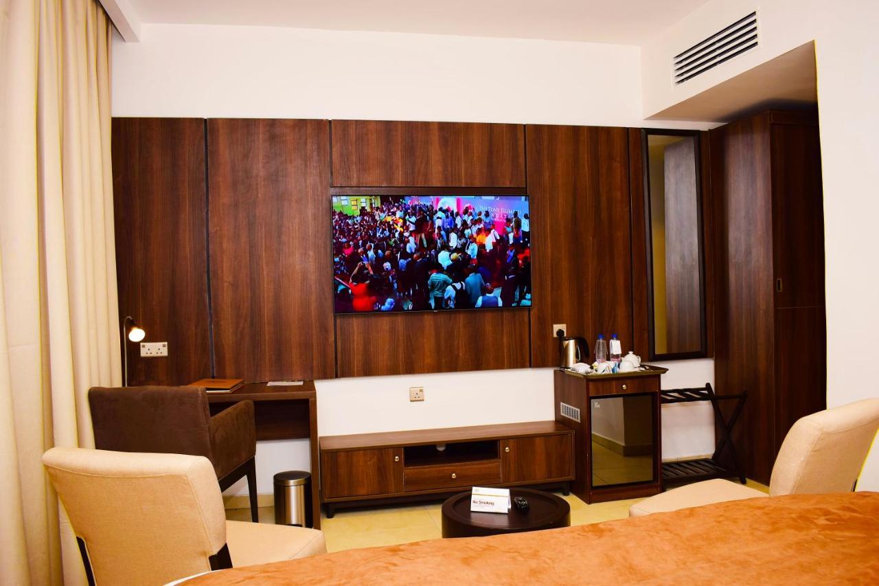 Monty Suites & Golf Uyo Luaran gambar