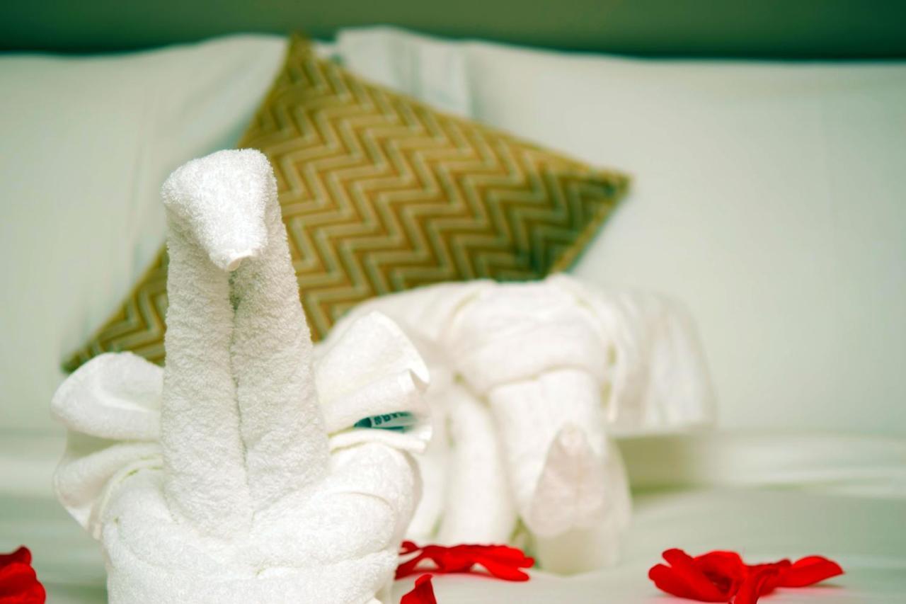 Monty Suites & Golf Uyo Luaran gambar