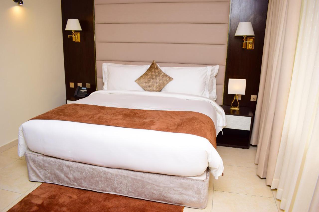 Monty Suites & Golf Uyo Luaran gambar