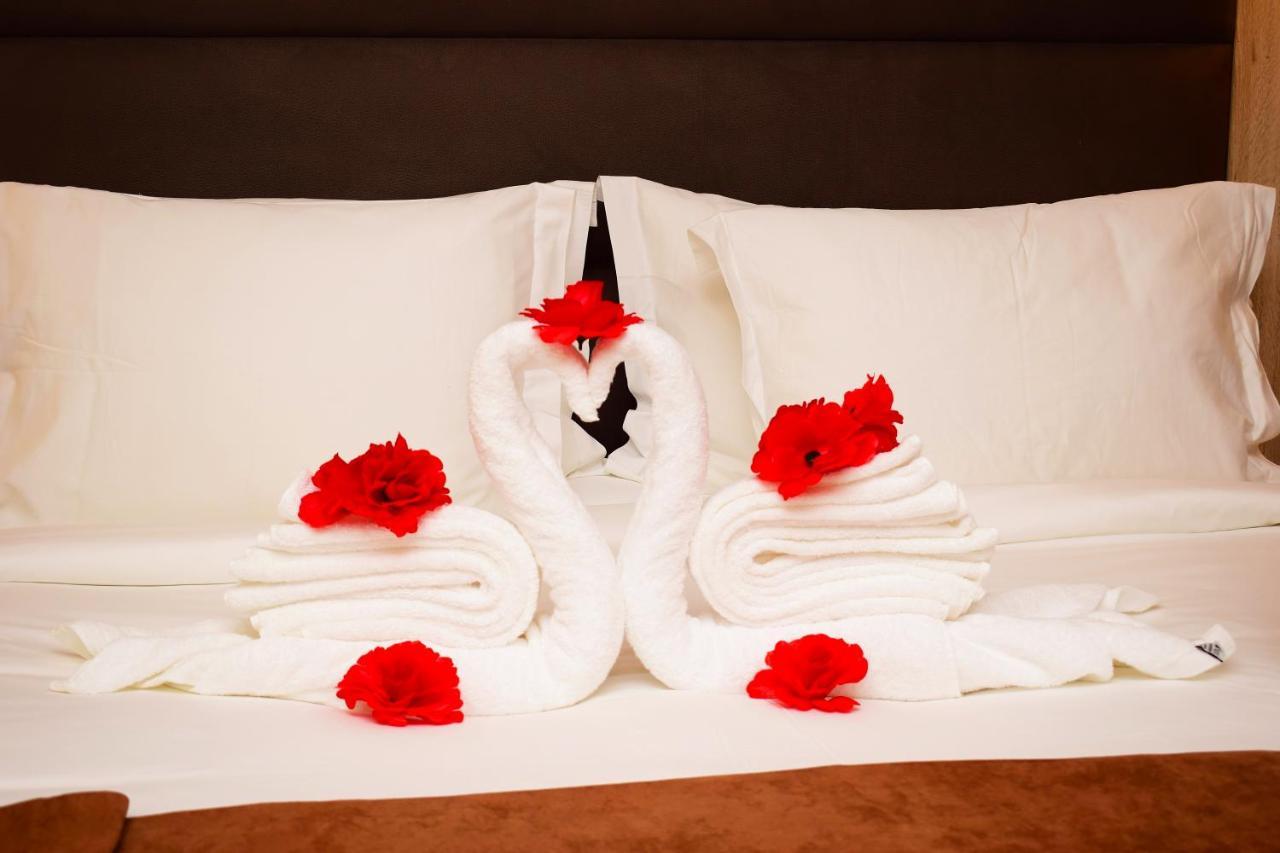Monty Suites & Golf Uyo Luaran gambar