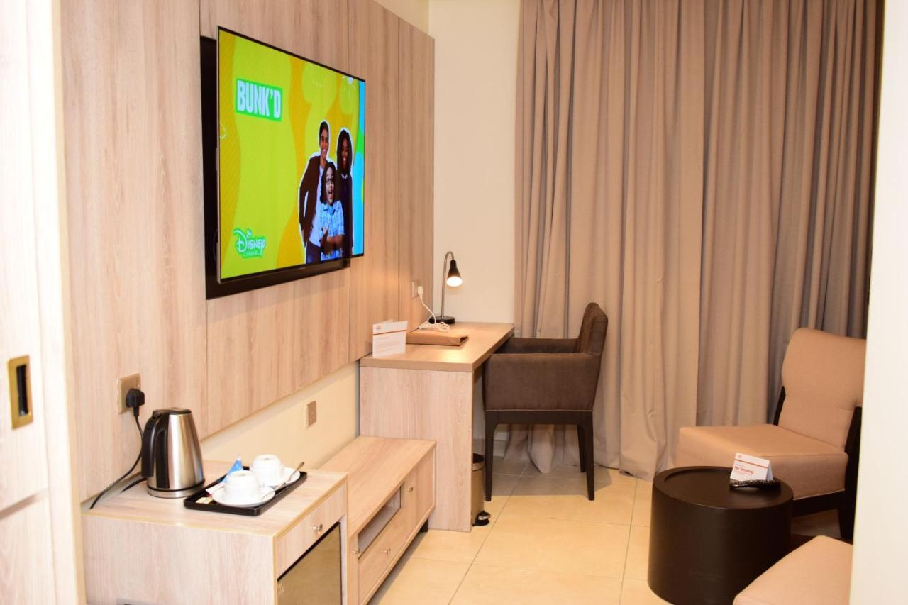 Monty Suites & Golf Uyo Luaran gambar