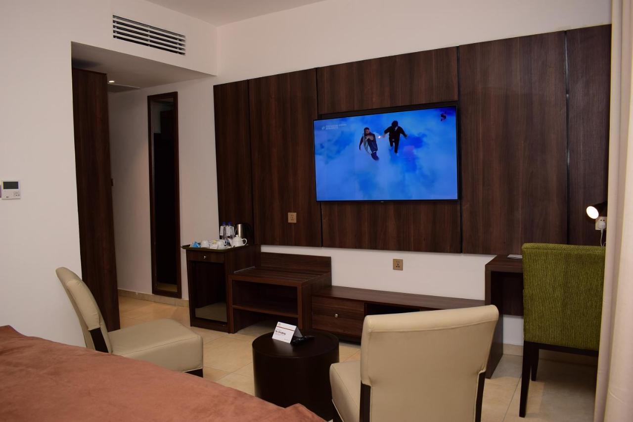 Monty Suites & Golf Uyo Luaran gambar