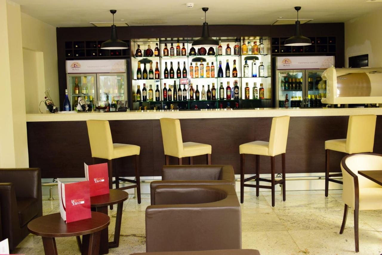 Monty Suites & Golf Uyo Luaran gambar
