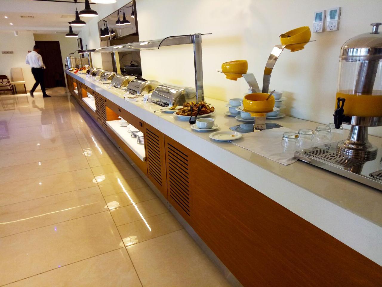 Monty Suites & Golf Uyo Luaran gambar