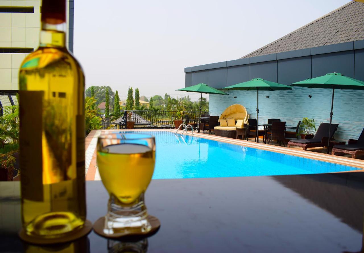 Monty Suites & Golf Uyo Luaran gambar