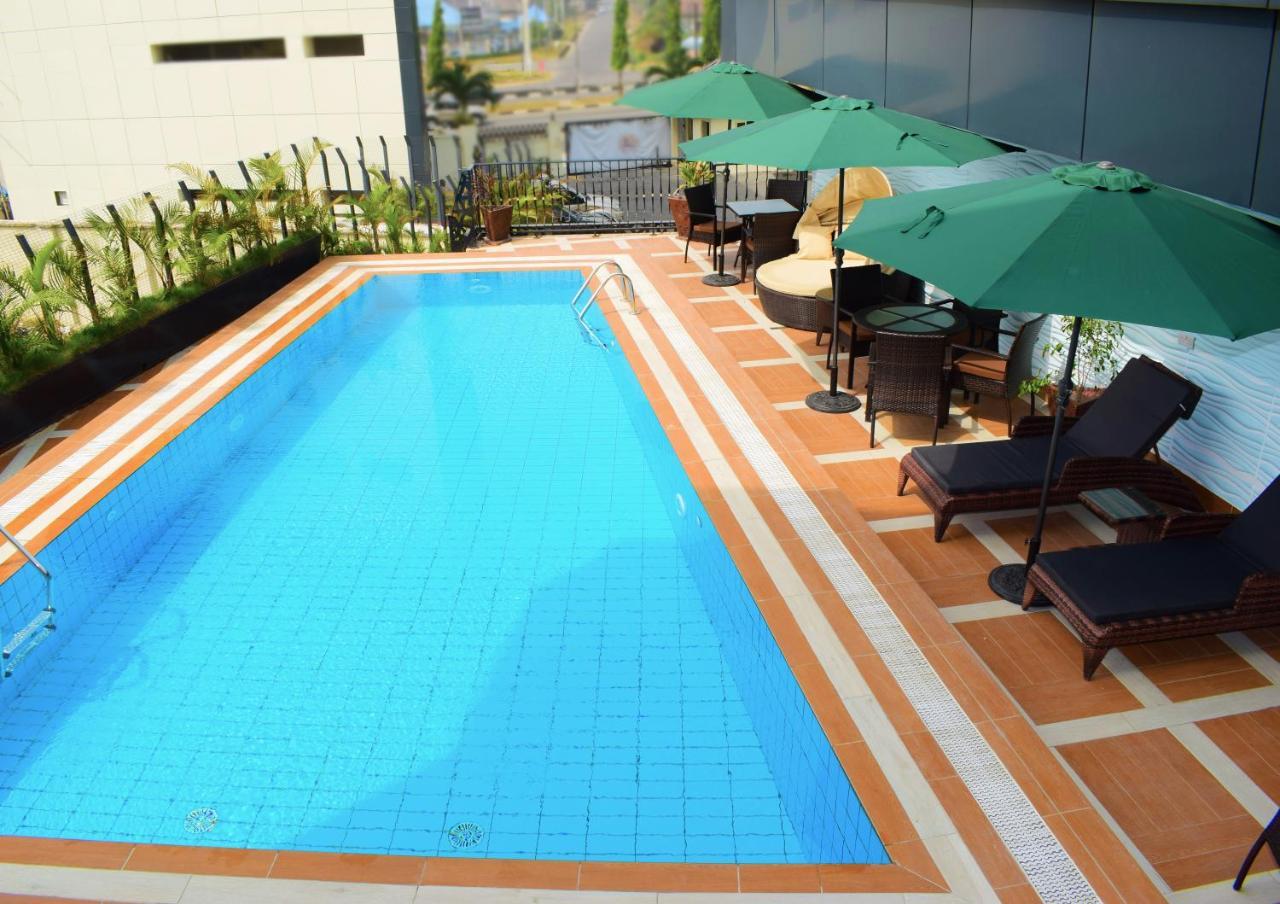Monty Suites & Golf Uyo Luaran gambar